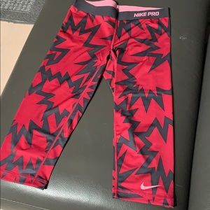 Nike Pro DriFit Cropped Leggings